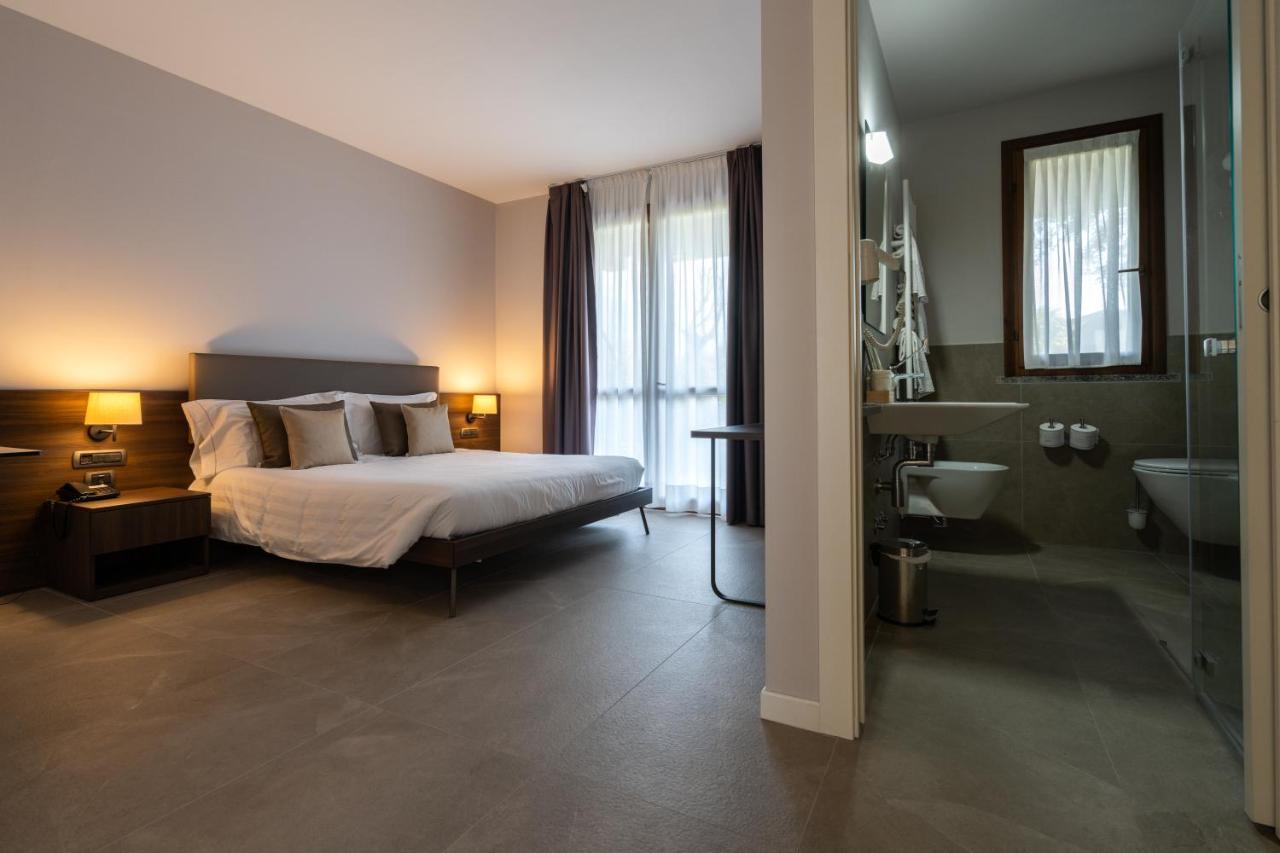 Hotel Ulivi パラーティコ エクステリア 写真