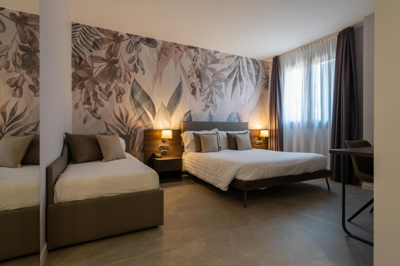 Hotel Ulivi パラーティコ エクステリア 写真
