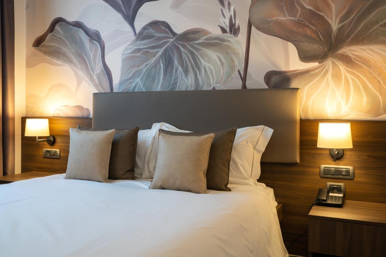 Hotel Ulivi パラーティコ エクステリア 写真