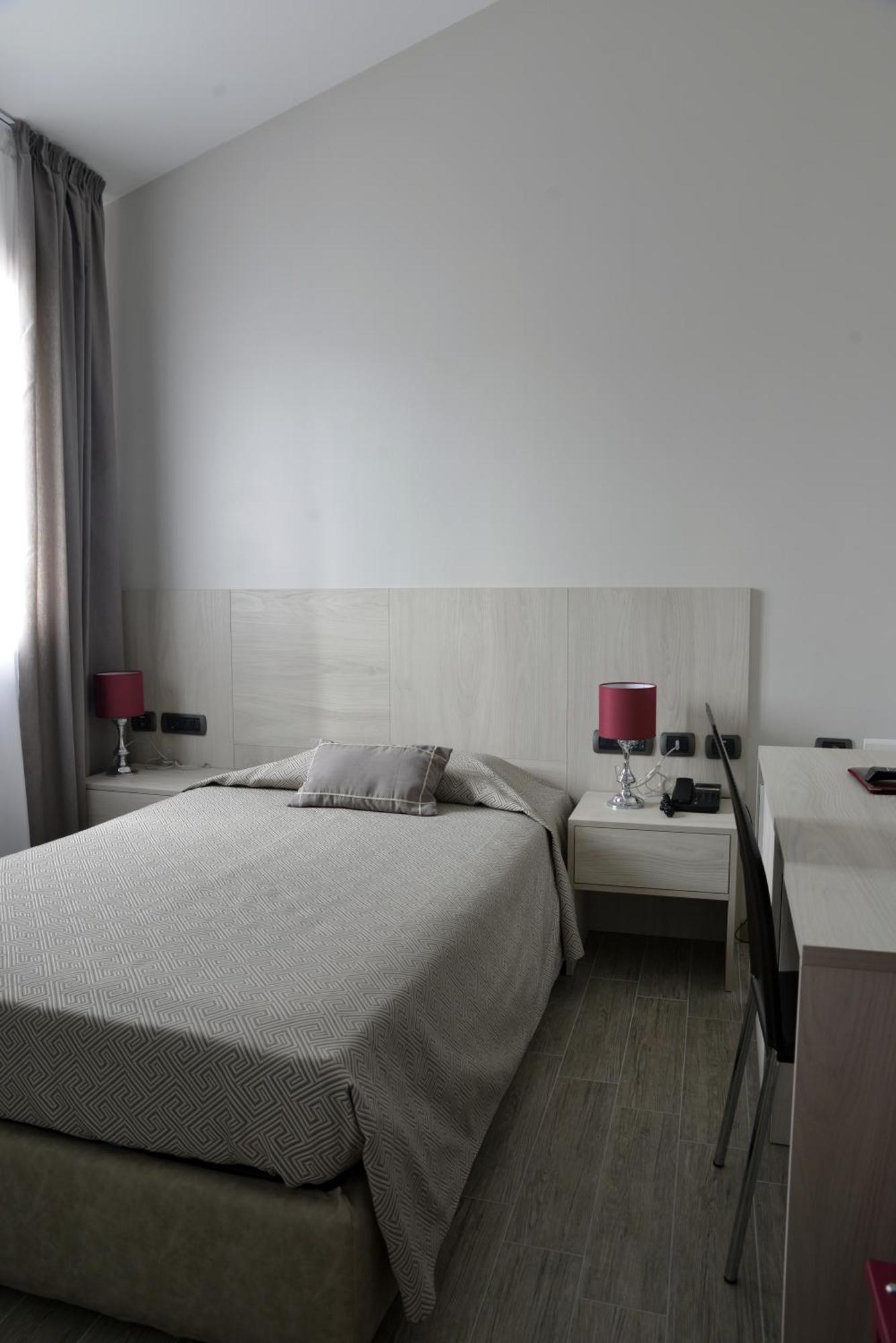 Hotel Ulivi パラーティコ 部屋 写真