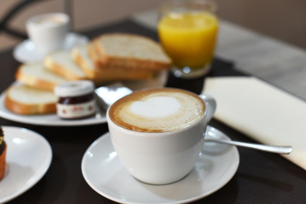 Hotel Ulivi パラーティコ エクステリア 写真